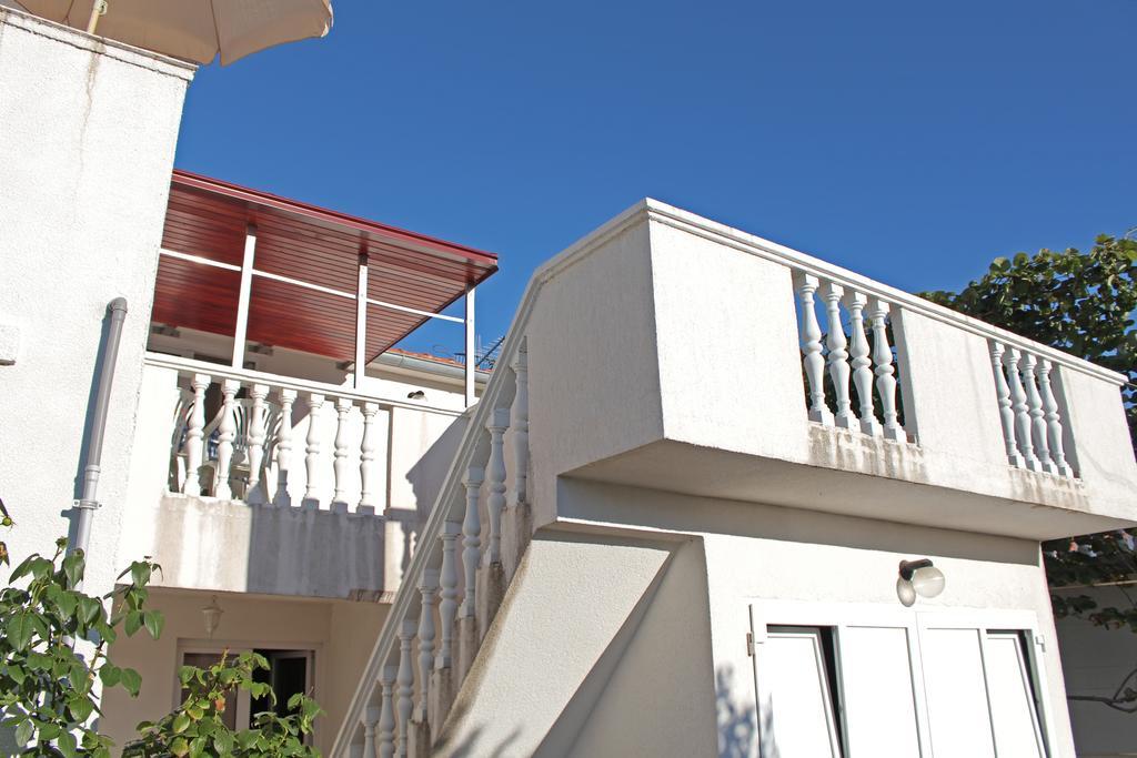 Apartments Mas-Rafaj วีร์ ภายนอก รูปภาพ