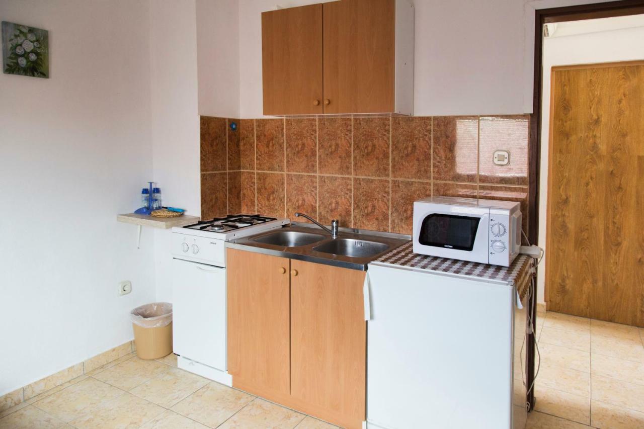 Apartments Mas-Rafaj วีร์ ภายนอก รูปภาพ